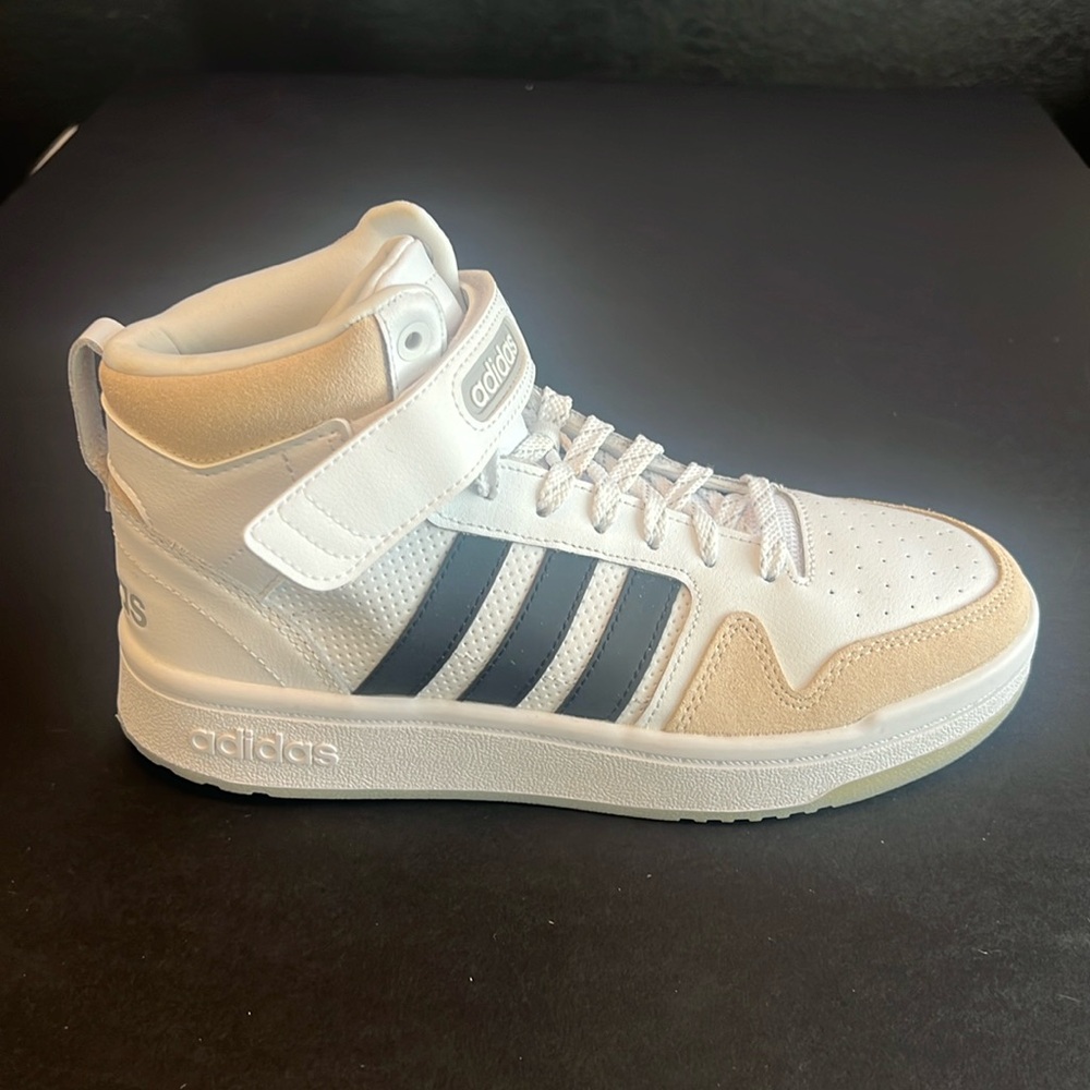New Adidas Women’s PostMove Mid Top White Cloud Foam Sneaker Size 8